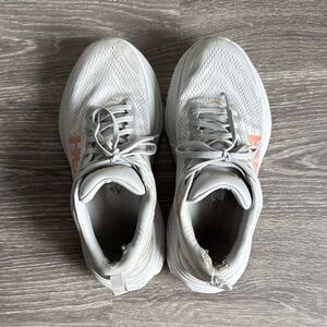 Hoka Women’s Bondi 9